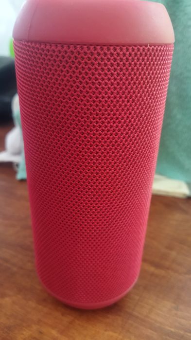 Продам колонку hoco JBL играет громко сочна  басс класс качества супер