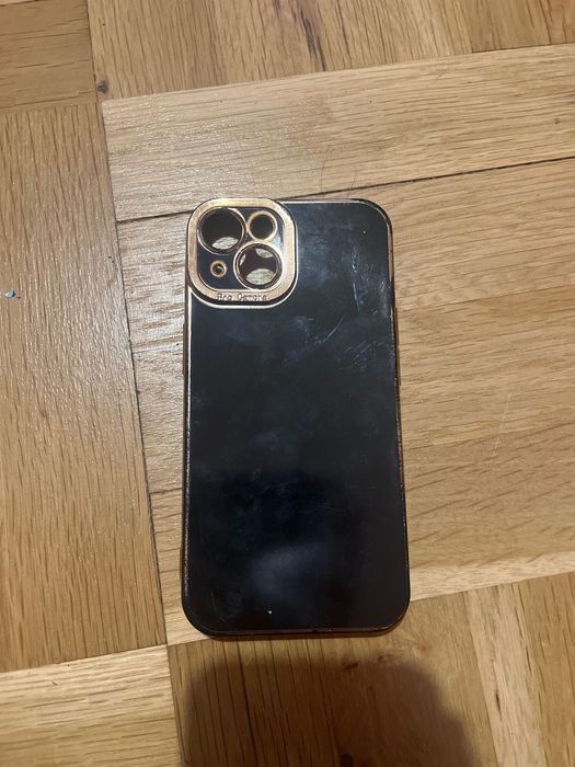 Продаване на калъфи за iPhone 13
