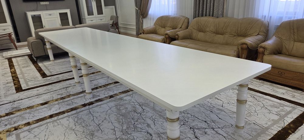 Стол гостевой и кухонные