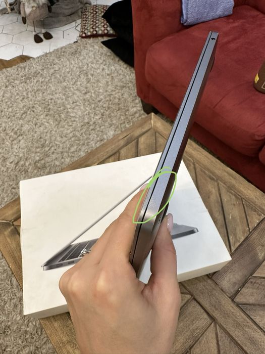 Macbook pro 13 (2017 год)