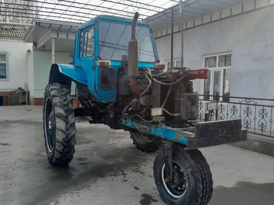 MTZ80X sotiladi.