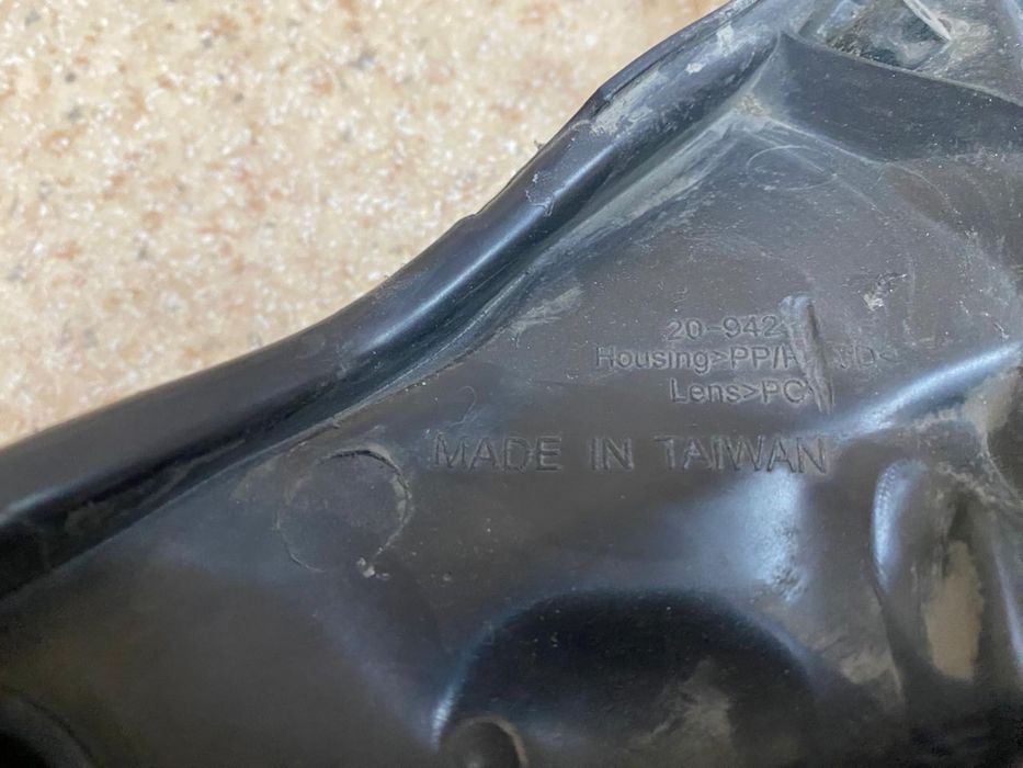 Фара 2013 rav4 американец