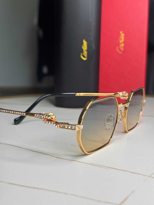 Ochelari de soare Cartier aurii