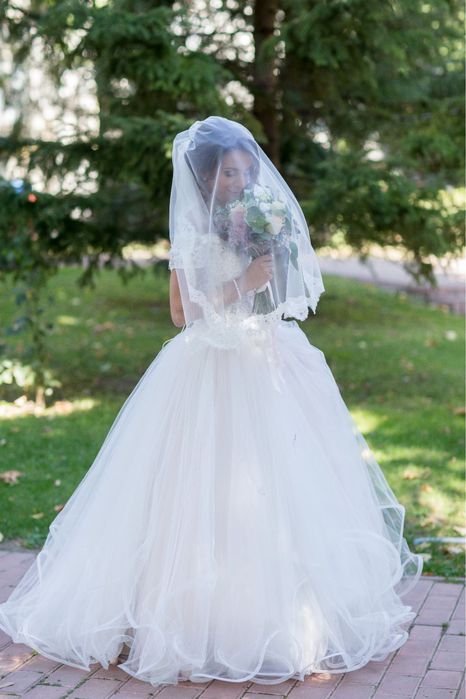 Vand rochie de mireasa