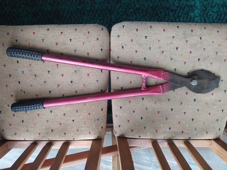 Бог-кайчи Дарахтларни буташга