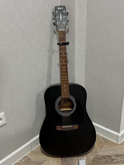 Акустическая гитара CORT AD810 + комплект