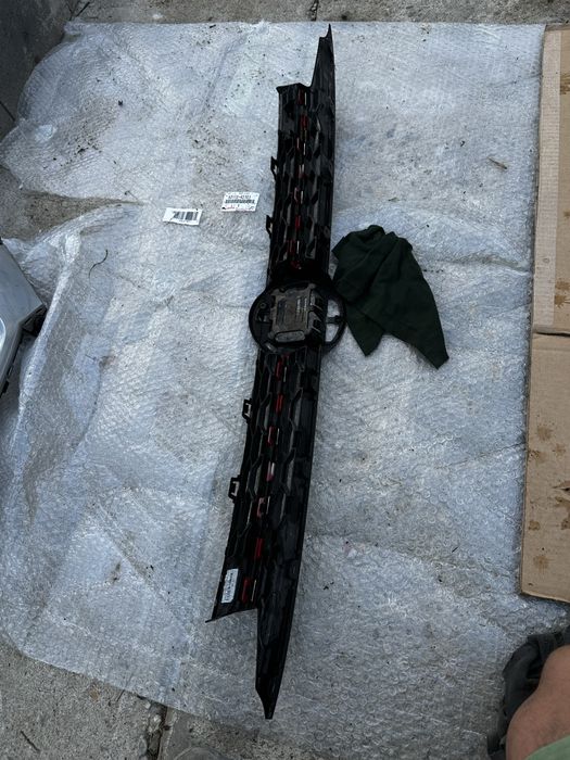 Grilă radiator vw polo 2.g.gti.cod:2G0853651.J.