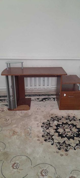 Компьютерный стол с тумбой