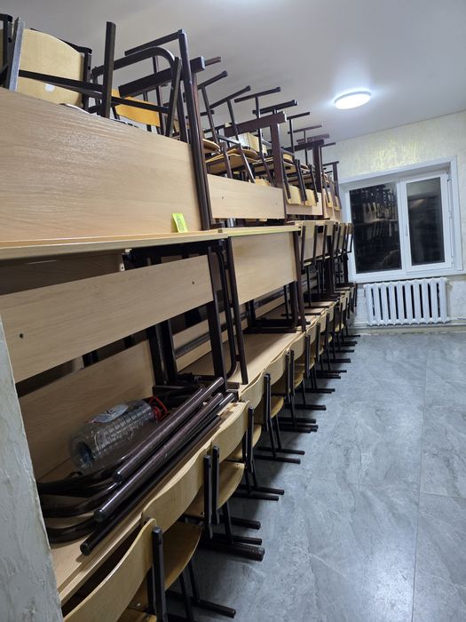 Парта и стулья как новый