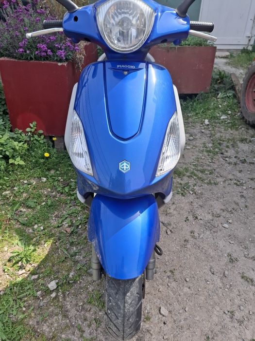 Vând scuter Piaggio Fly 50 4t