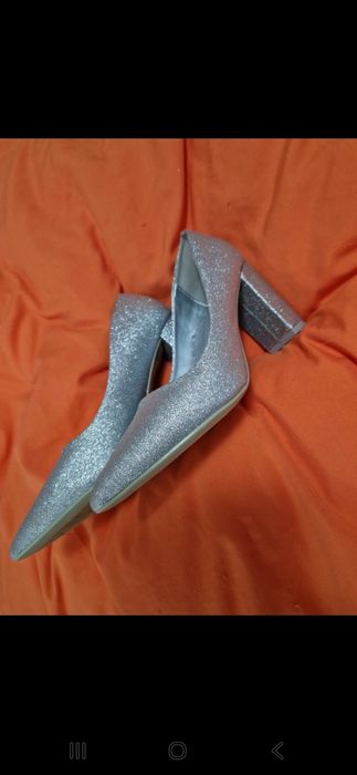 Pantofi cu toc dama argintii