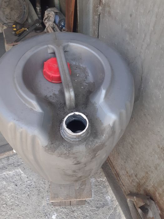 Продам канистру.