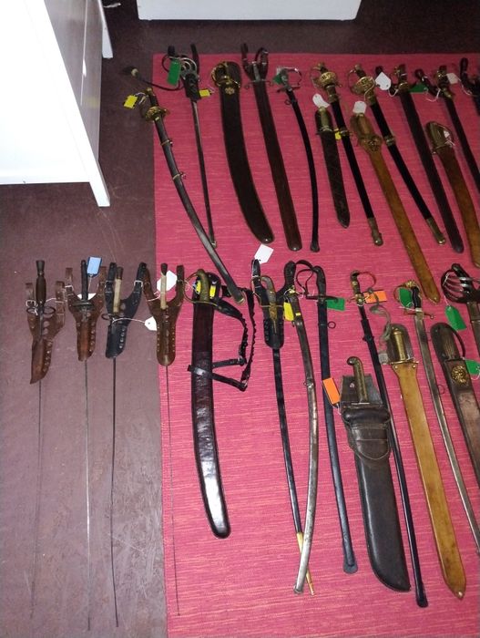 Săbii baionete armuri milităria medievale