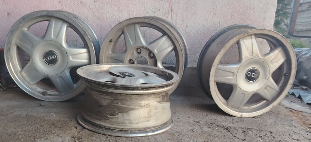 Здравствуйте, отдадим диски, R15.