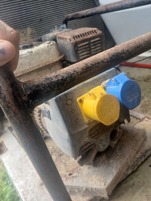 Vand sau schimb generator Honda cu animale