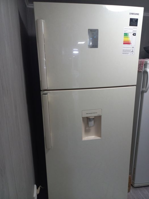 Продам холодильник