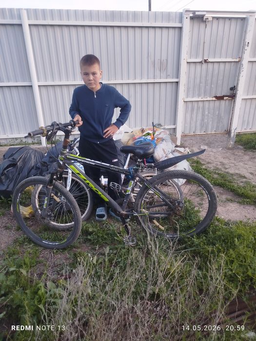 Продам 2 велика срочно