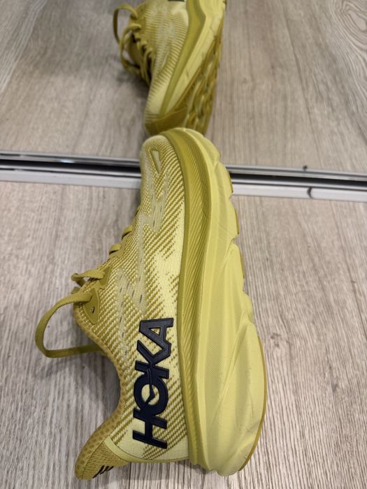 Hoka    clifton    9