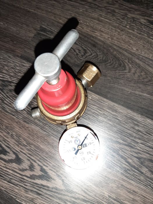 Продам  редуктор