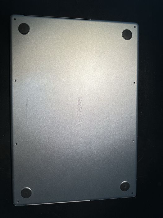 Vand Macbook M2 Pro 16”-512gb