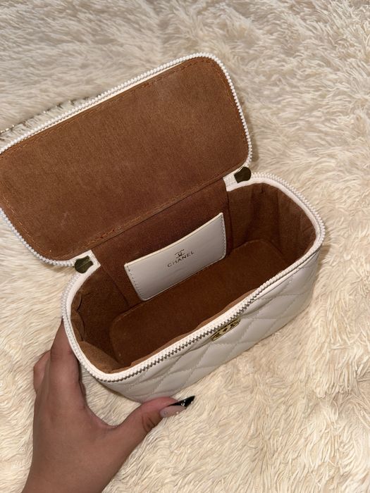 сумочка Chanel белая