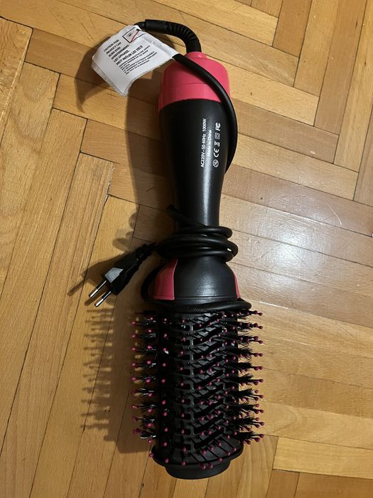 Perie par electrica ca aer cald 3in 1