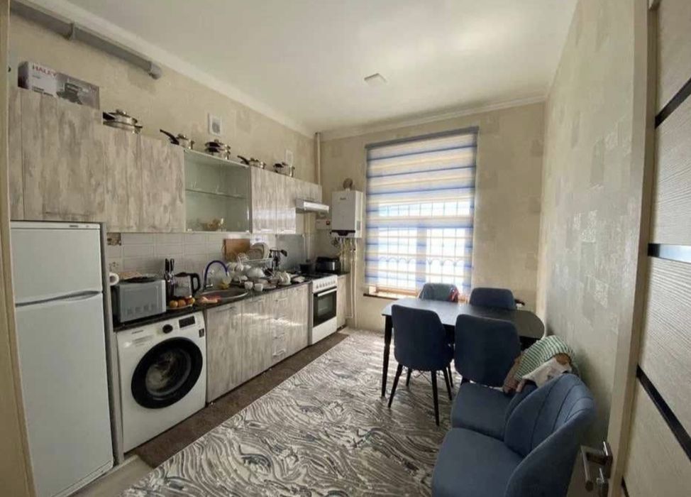 Янги Хаёт туманида 2 хонали уй сотилади