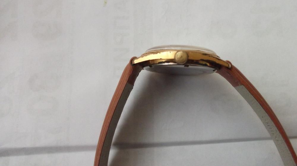 Швейцарски механичен часовник Едокс