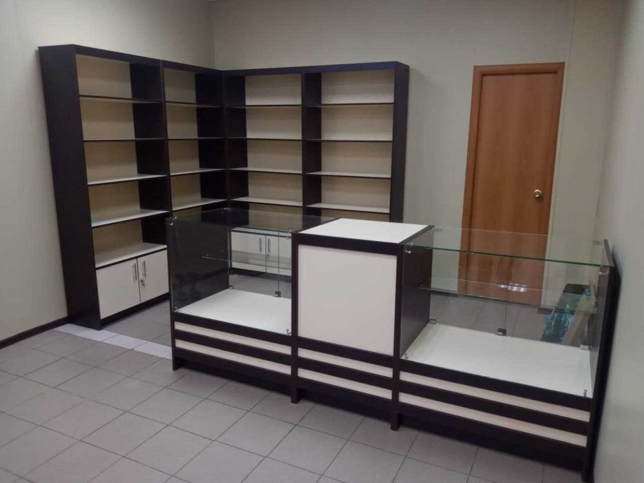 Мебель для магазина стеллаж полки стекло шкаф стол ресепшн