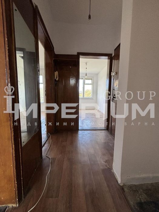 ПРОДАВА ТРИстаен гр.Варна Катедралата