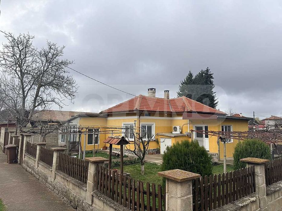 Едноетажна къща в град Генерал Тошево