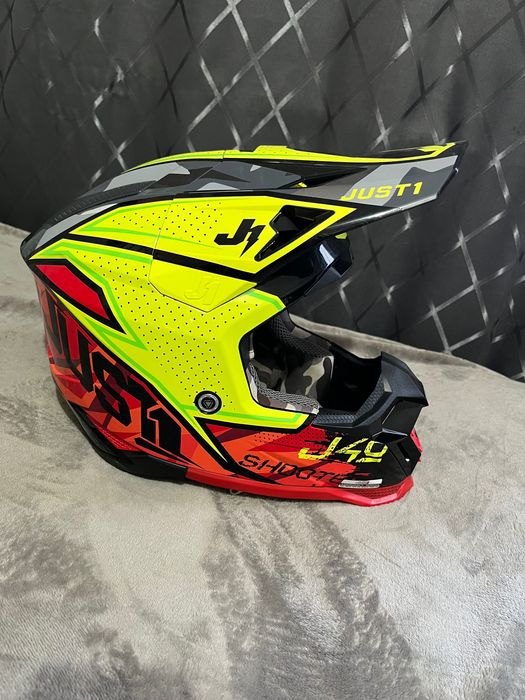 Шлем just 1 j40.