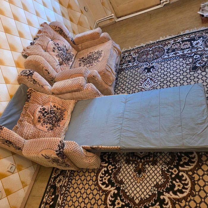 Vand canapea extensibila cu 2 fotolii