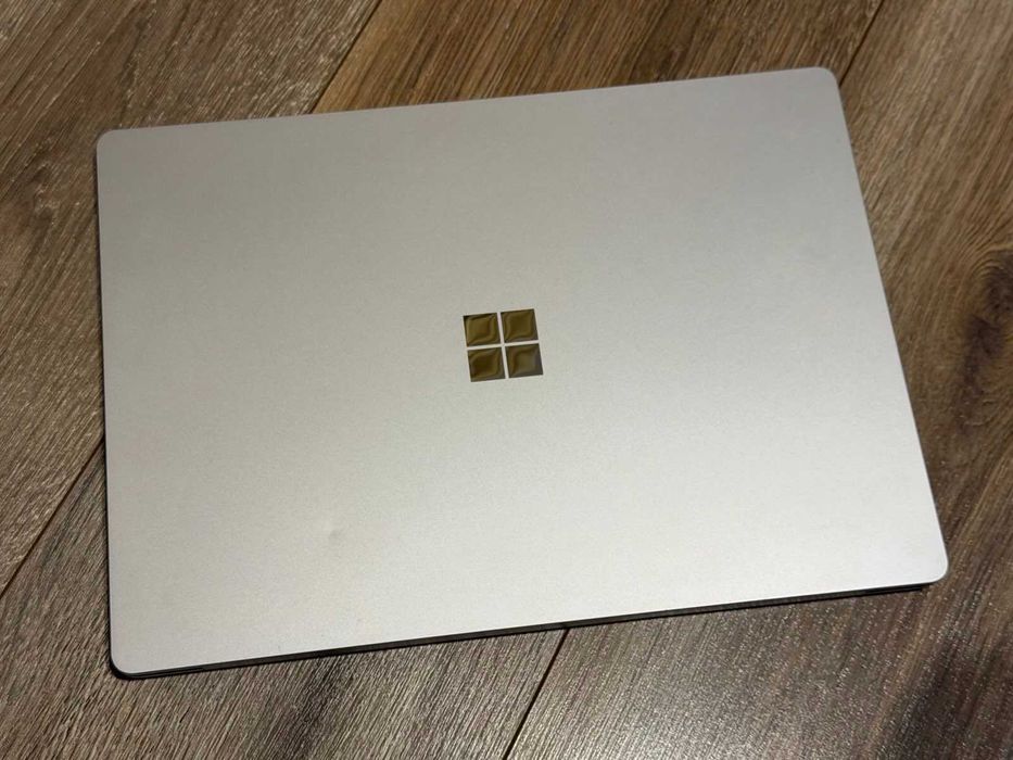 Microsoft Surface Laptop 3 I5-1035G7/8RAM/256SSD/Iris Plus/QHD Touch