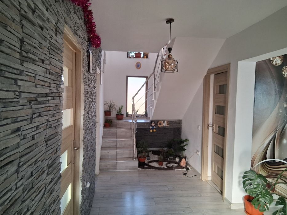 Vind casa valea Geamana