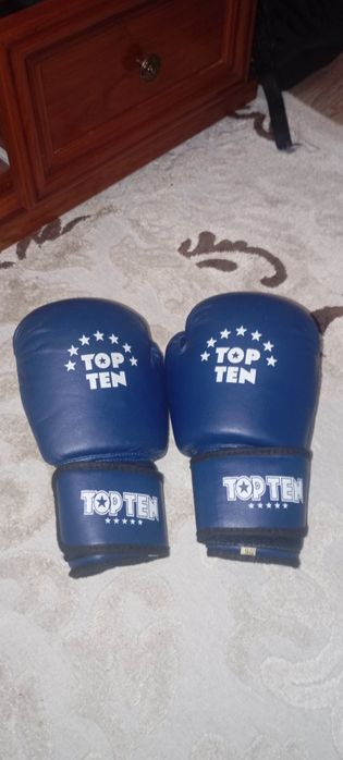 Продам перчатки для бокса  10 размер