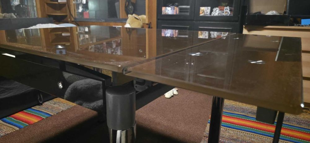 Холна стъклена маса