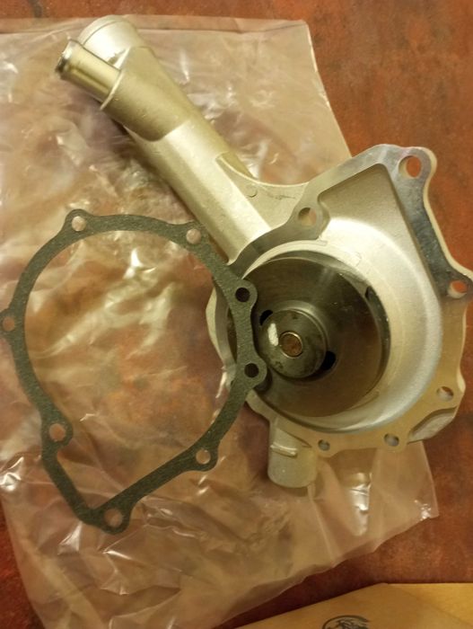 SsangYong Насос водяной (помпа)