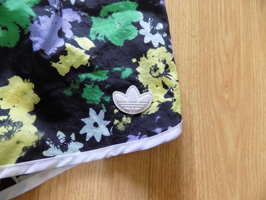 Къси панталони adidas шорти гащета екип оригинал крос спорт дамски S/M