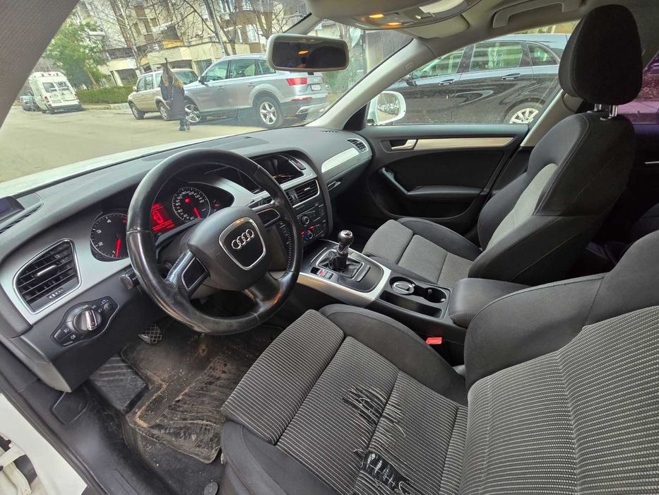 Продавам Audi A4
