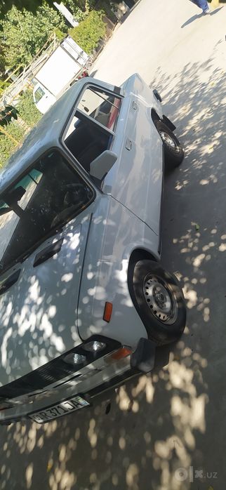 Vaz 2106. 93. Yil srochna sotiladi