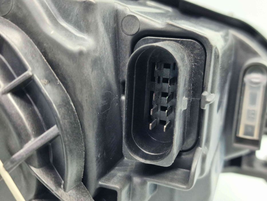 Far stanga Volkswagen Golf 7 Sportsvan (AM1, AN1) [Fabr 2014-prezent]