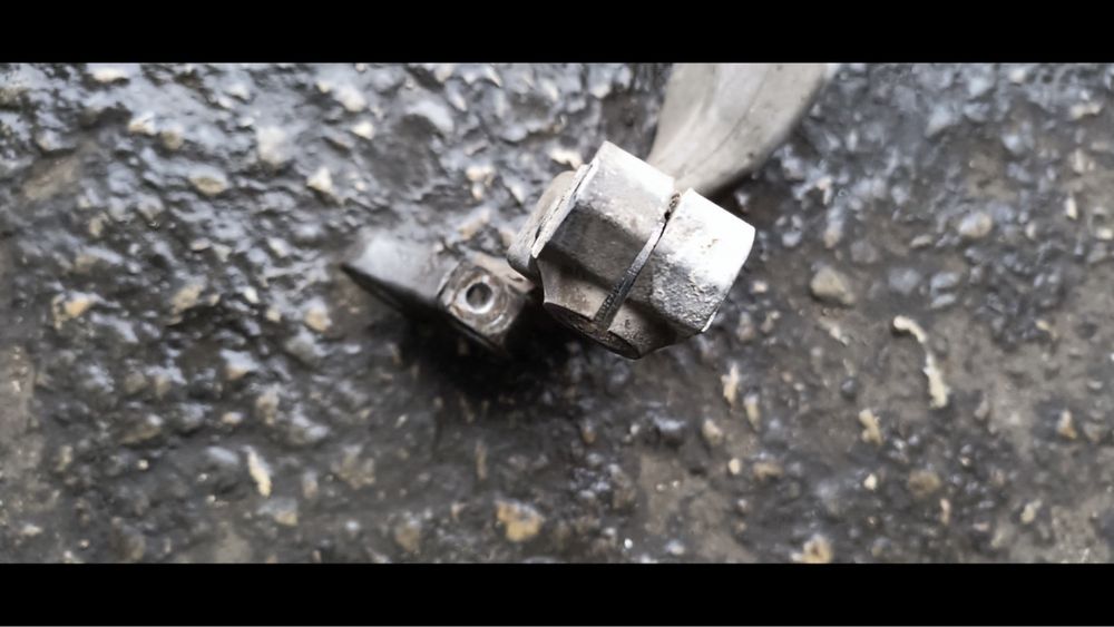 Продавам алуминиеви шенкели предни AUDI A8 D2 фейс