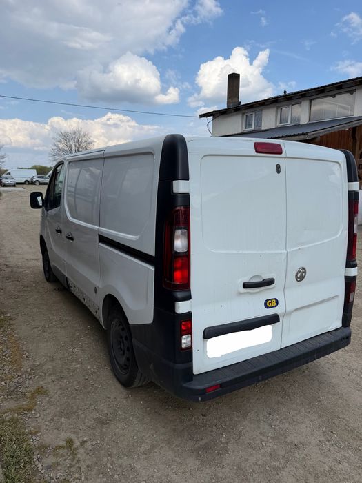 Dezmembrez Opel vivaro 1.6 r9m d452 biturbo 125 cp