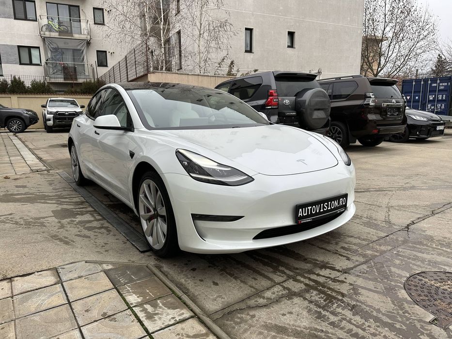 TESLA Model 3 2020 — imagine 4