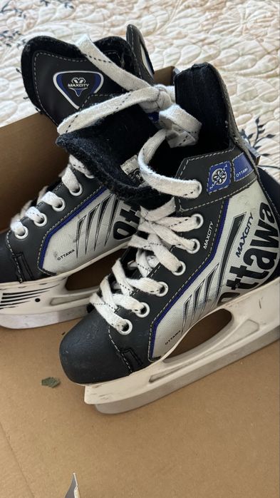 Продам детские коньки