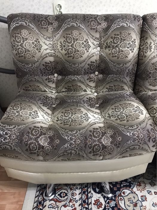 Продам диван и кресла