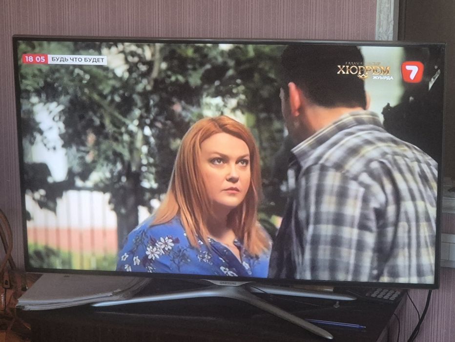 Продам телевизор 3д самсунг смарт 102D