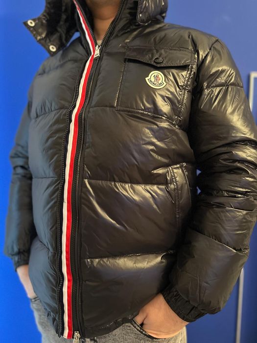 Geaca Moncler cu puf