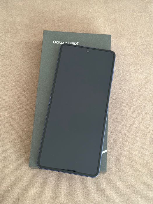 Samsung Galaxy Z Flip 7